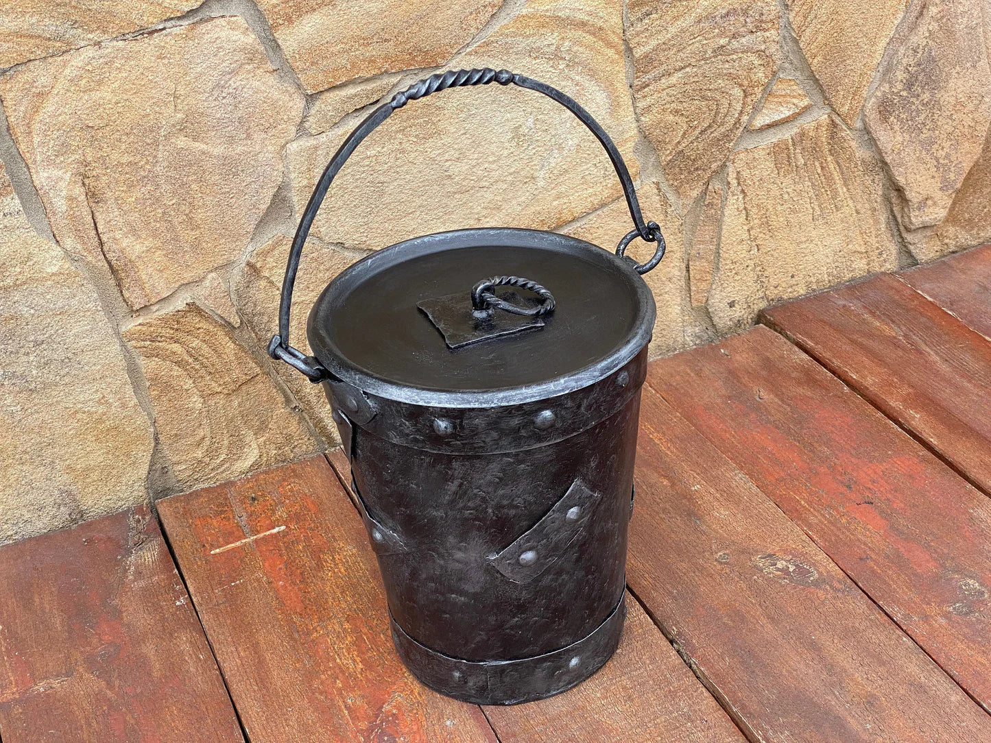 Rustic Iron Fireplace Bucket Fireplace & Wood Stove Accessories