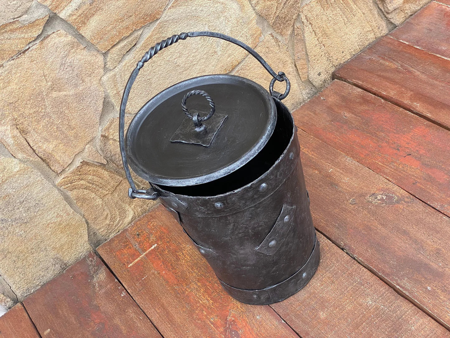 Rustic Iron Fireplace Bucket Fireplace & Wood Stove Accessories