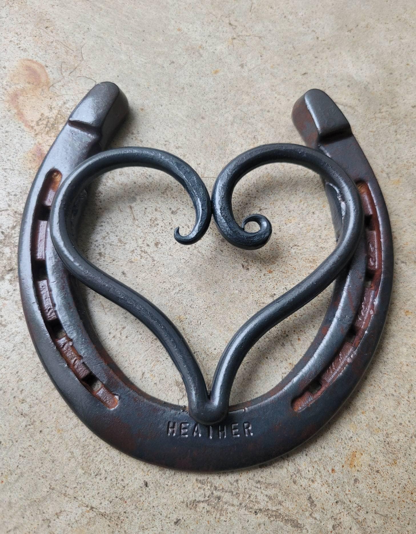 Horseshoe Hearts Metal Art Decor