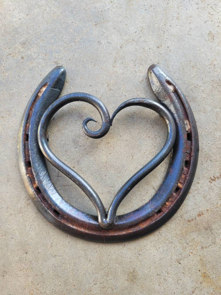 Horseshoe Hearts Metal Art Decor