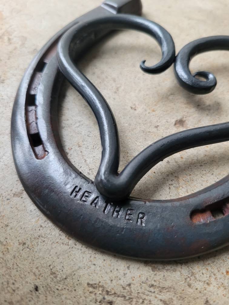 Horseshoe Hearts Metal Art Decor