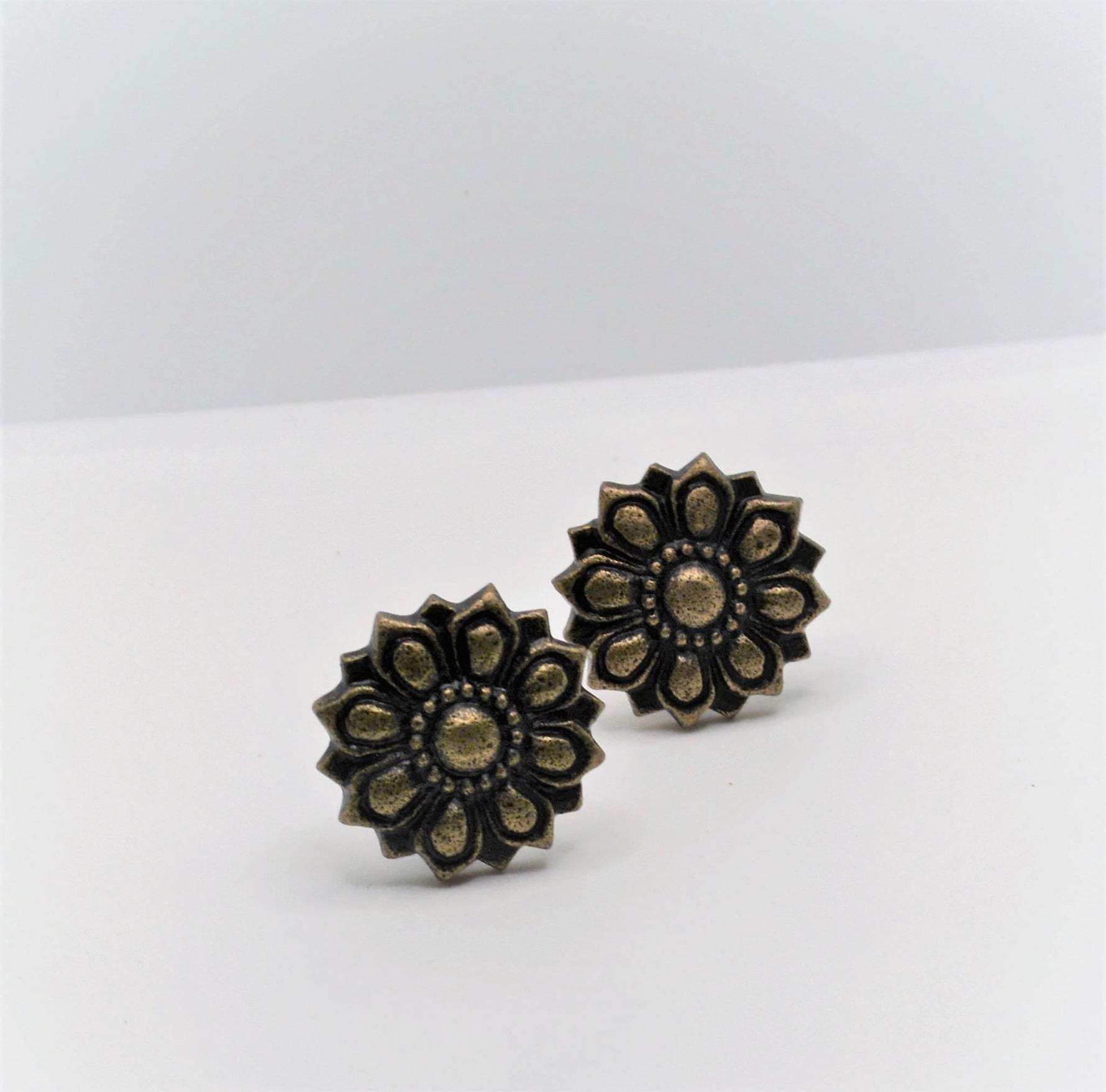 Antique Bronze Flower Knob Cabinet Knobs & Handles