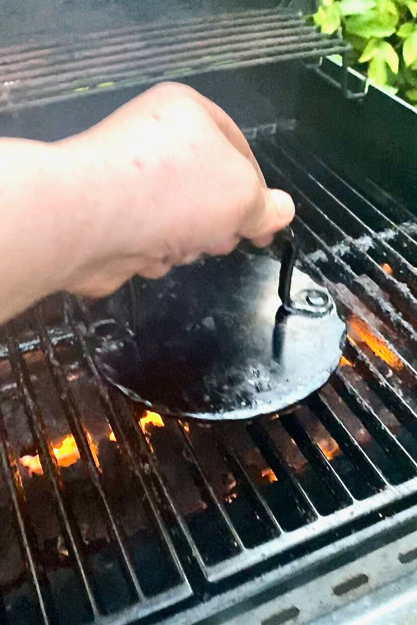 Heavy duty carbon steel smash burger press