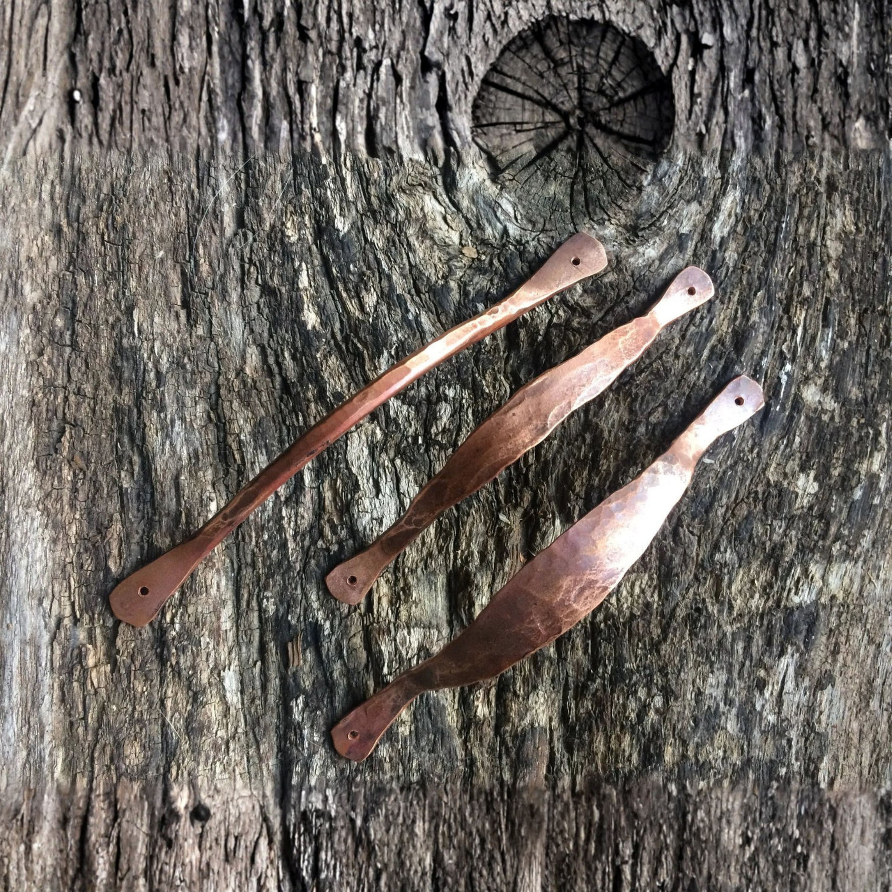 Très petites poignées de tiroir en cuivre massif forgées à la main délicates