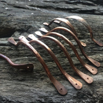 Très petites poignées de tiroir en cuivre massif forgées à la main délicates