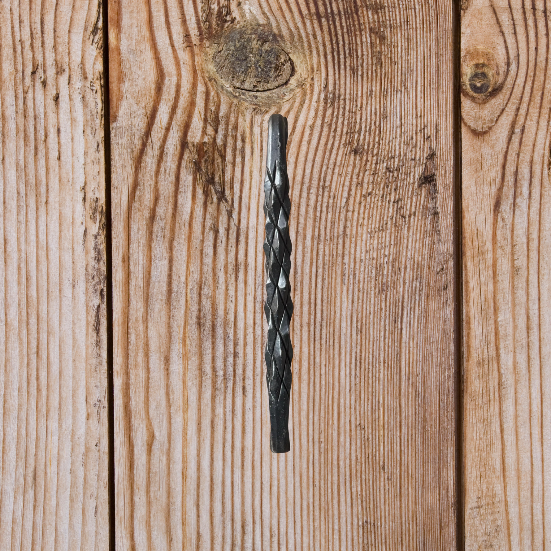 Scaled Iron Door Pull