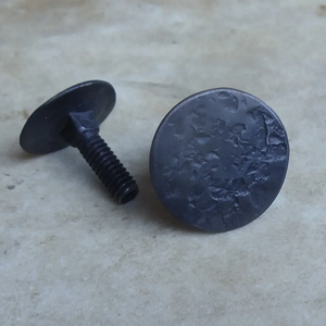 Perno de cabeza plana envejecido de 1/4" de diámetro - 11/16"