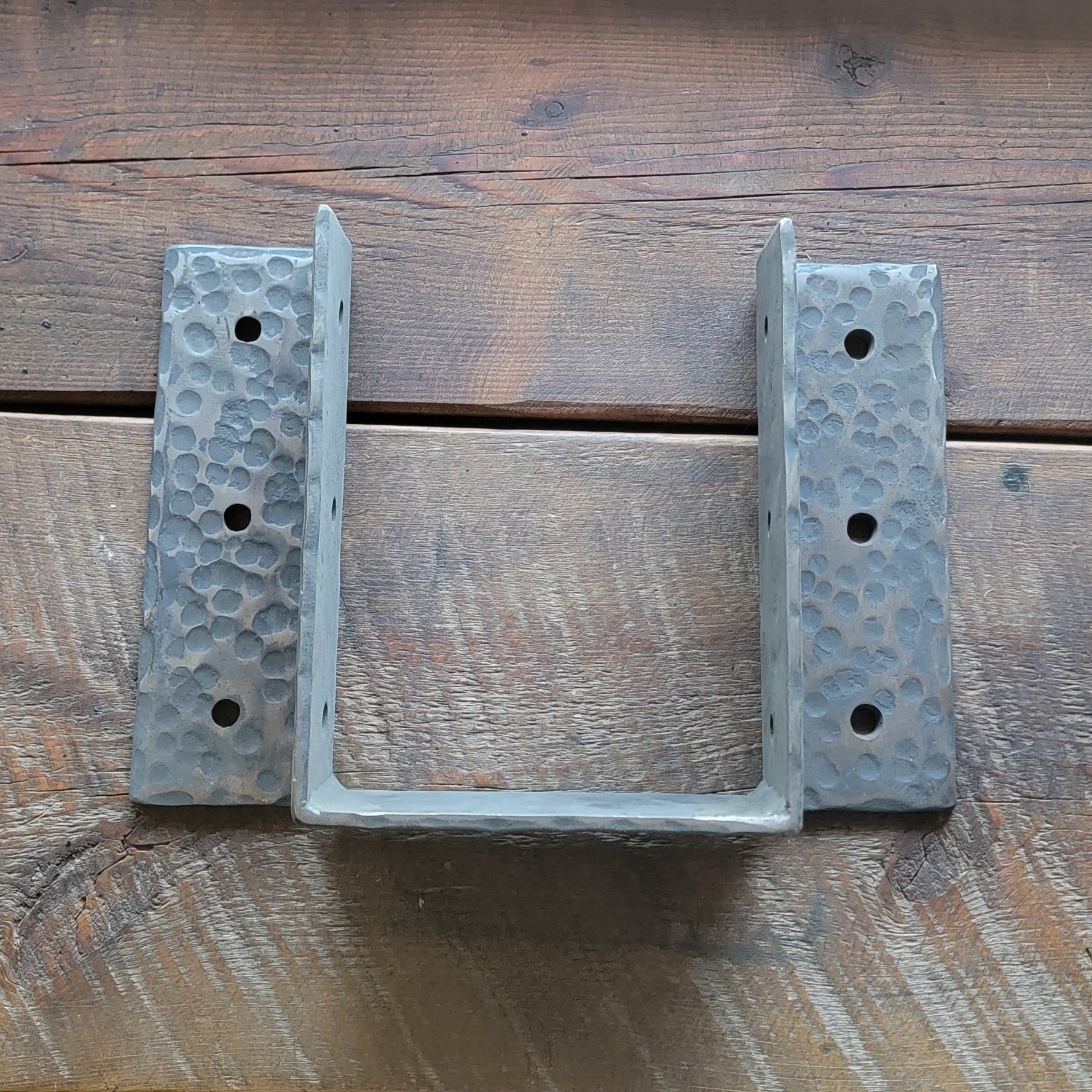 heavy-duty beam connector hammered joist hanger for timber frame construction

