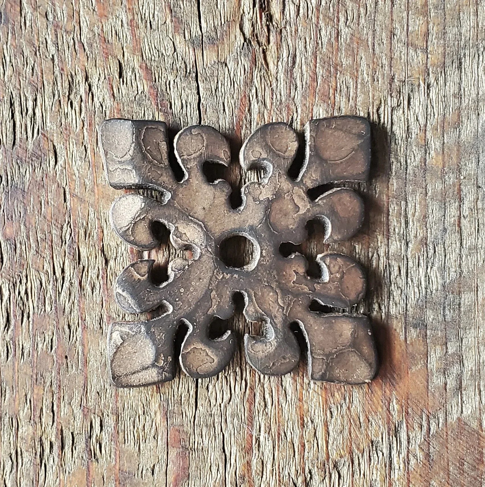 Dunmow Crest Fleur De Lis Iron Washer - Old West Iron