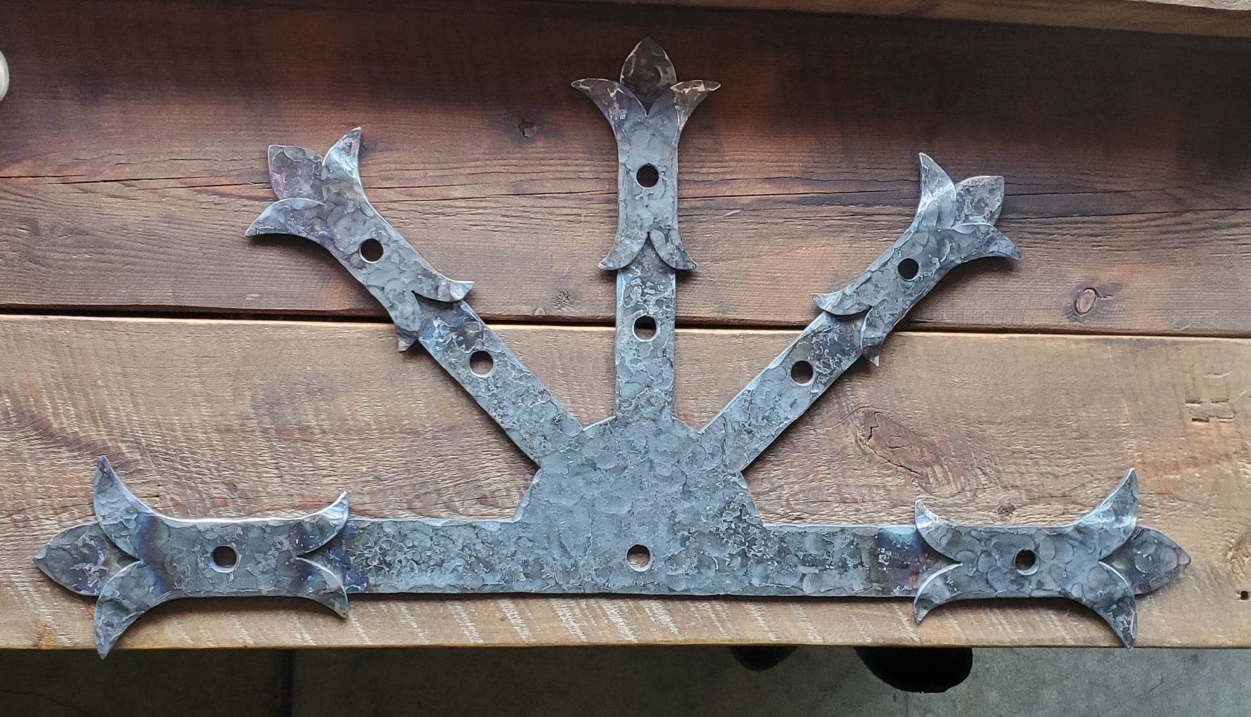 Babylonian Fleur De Lis Iron Center Plate