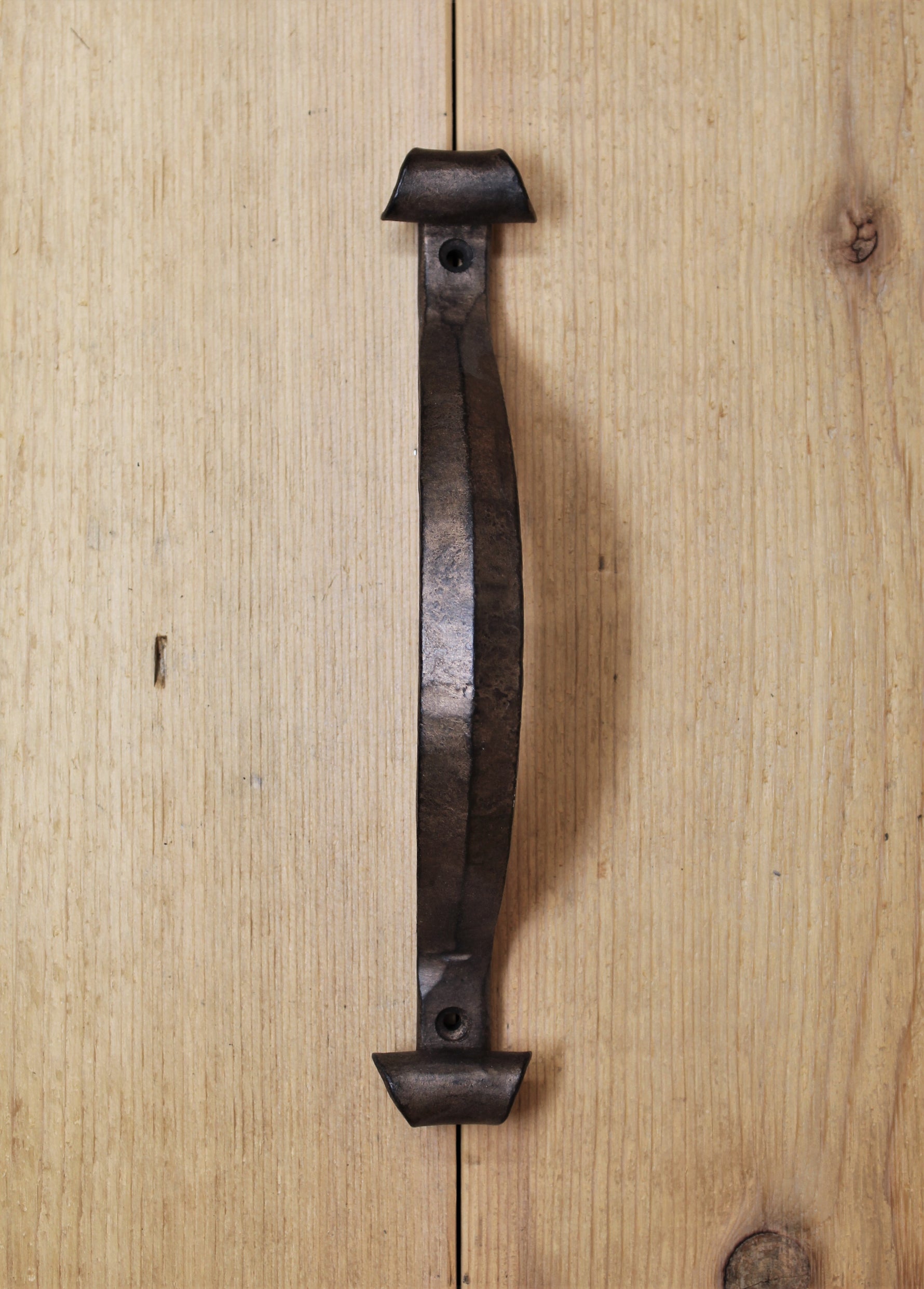 Tirador de armario de hierro georgiano