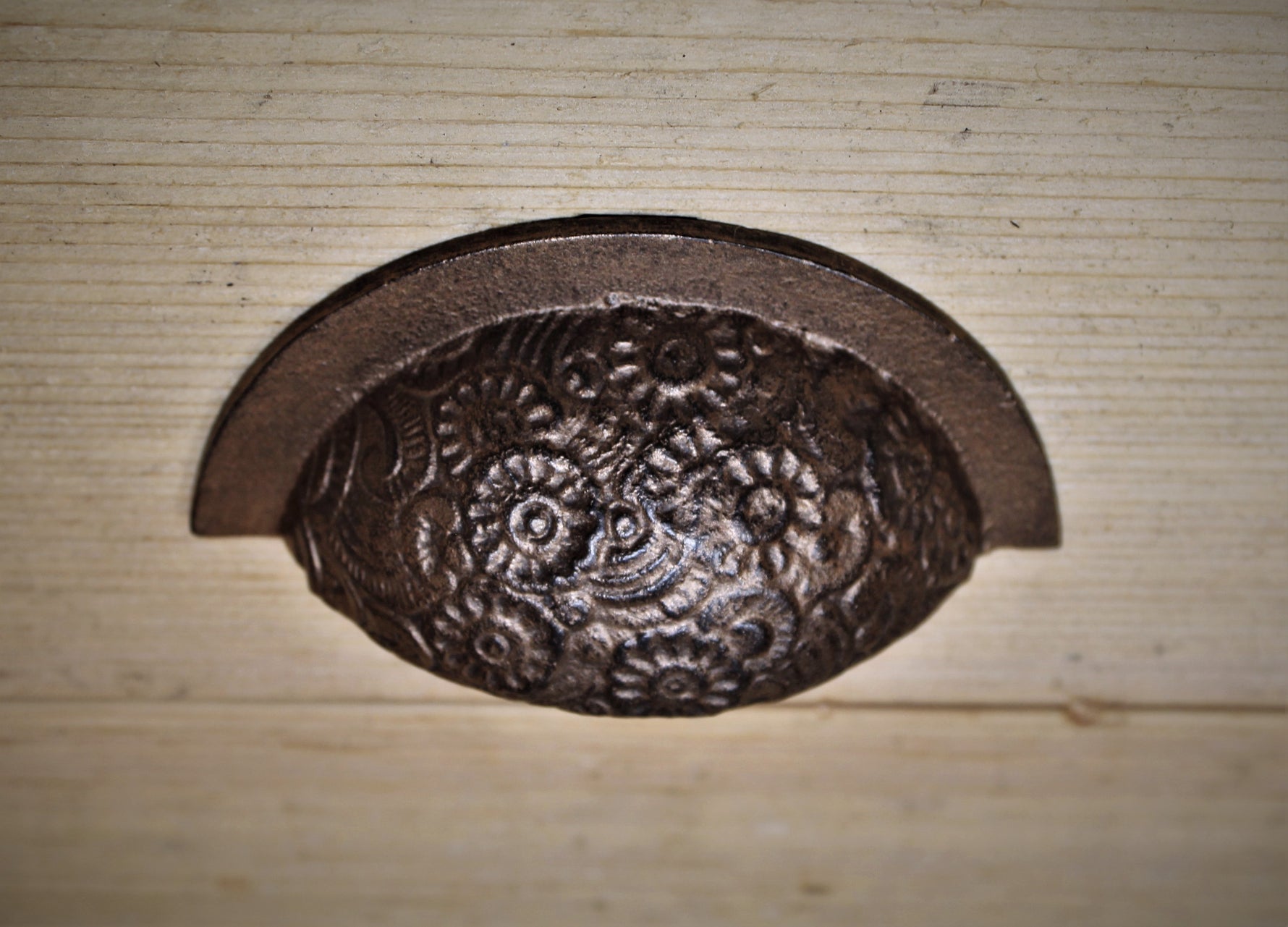 Floral Embossed Cup Pull