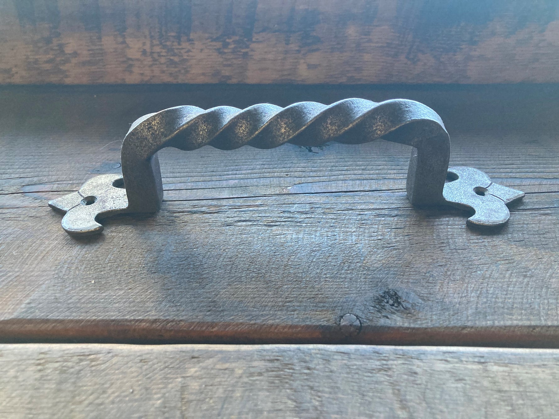 Poignée de porte en fer fleur de lys égyptienne