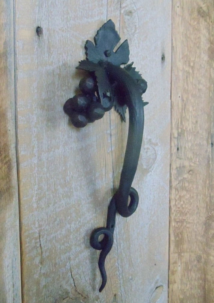 HDP-Grape Grape Vine Door Pull