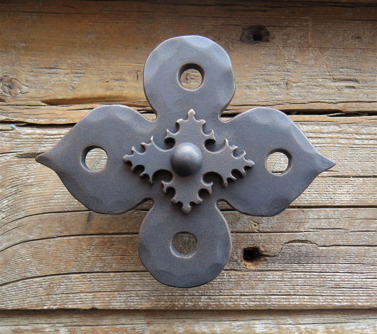 HRC-02 Mediteranean Iron Rosette