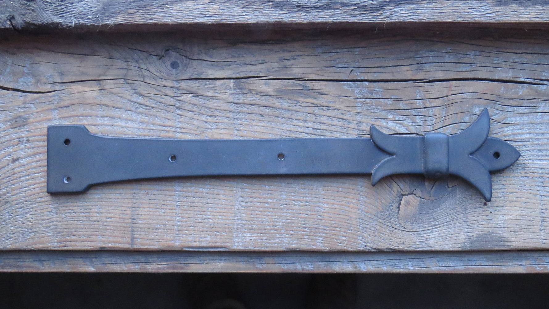 Sangle de charnière babylonienne fleur de lys en fer faux