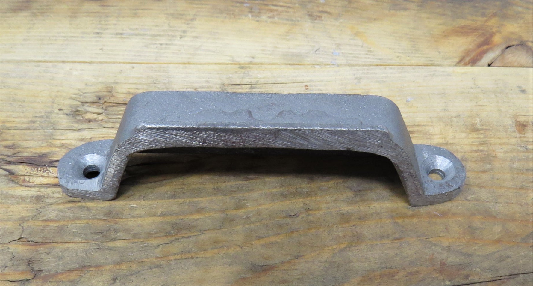 Poignée de tiroir en fer Art déco