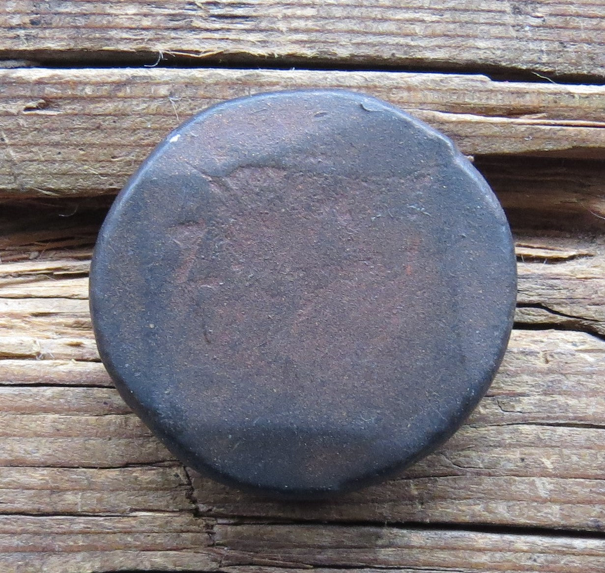 1 1/4" Thick Round Hammered Head Clavo in Natural Rust - Bulk Box (80)