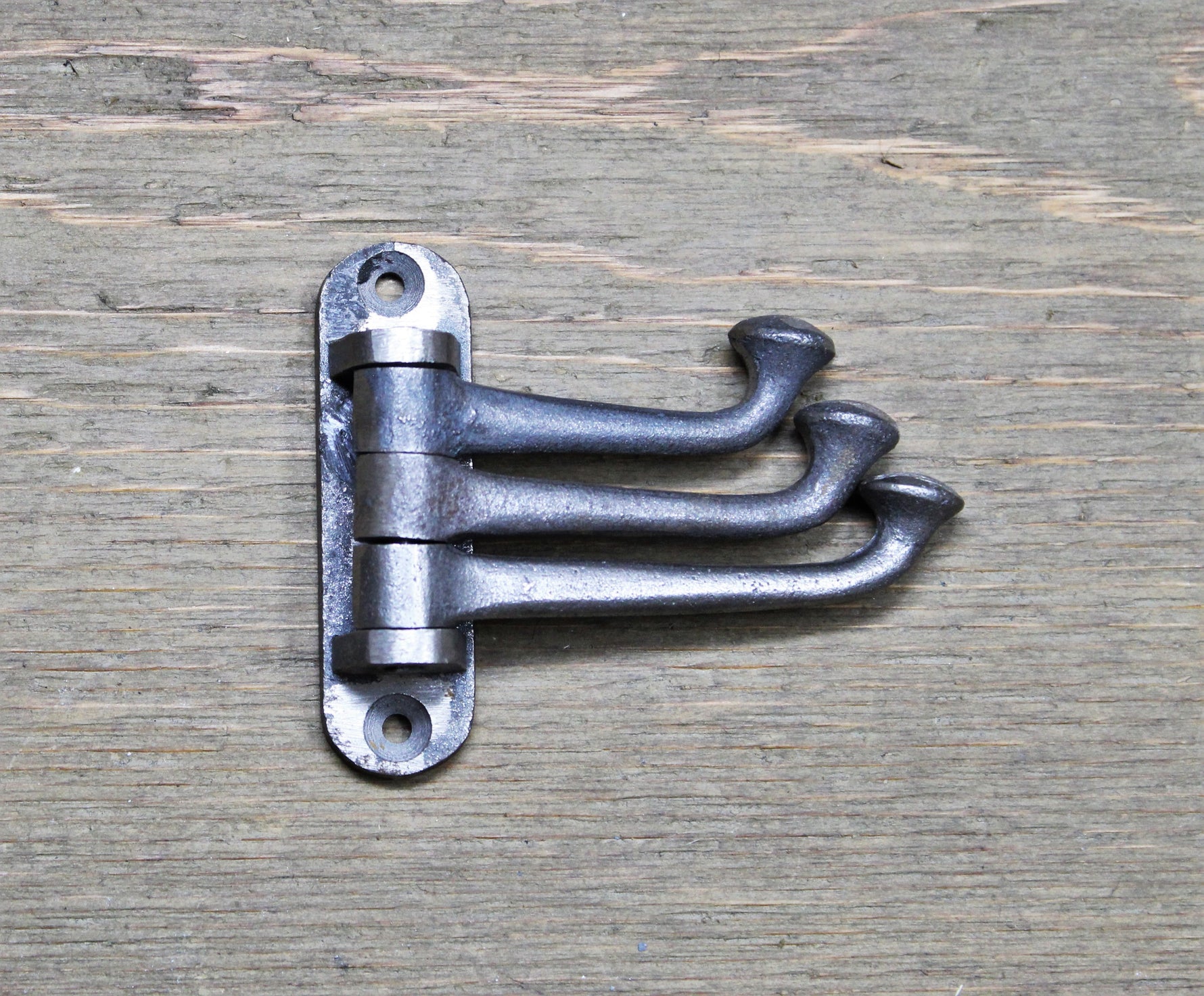 Crochet à trois fers