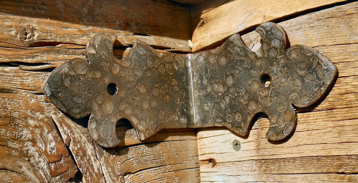 Sangle d'angle en fer fleur de lys britannique