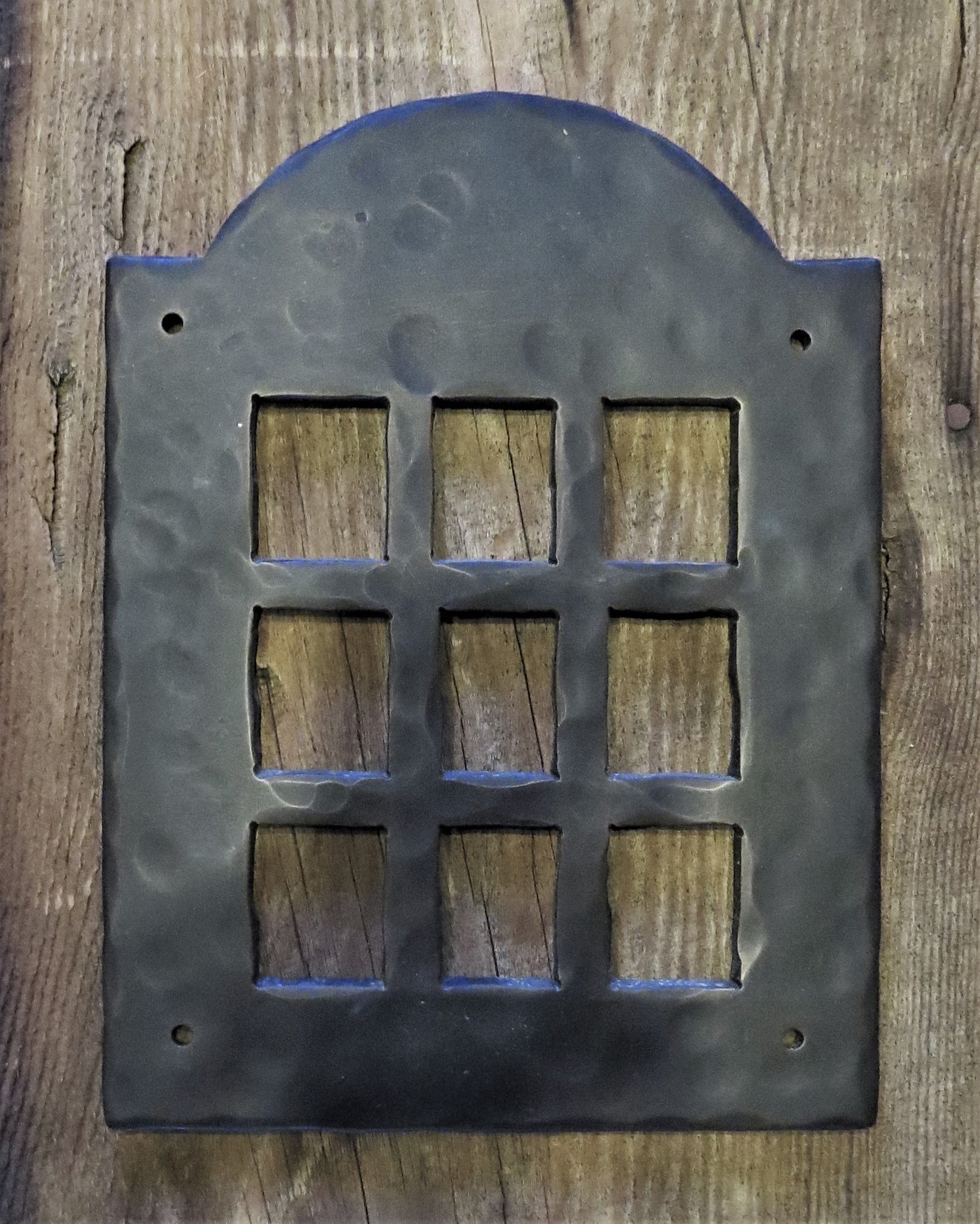 Colonial Iron Speakeasy Grill