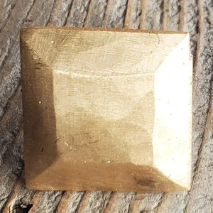 5/8" Square Plateau Hammered Brass Head Nail Bulk Box (200) - Old West Iron