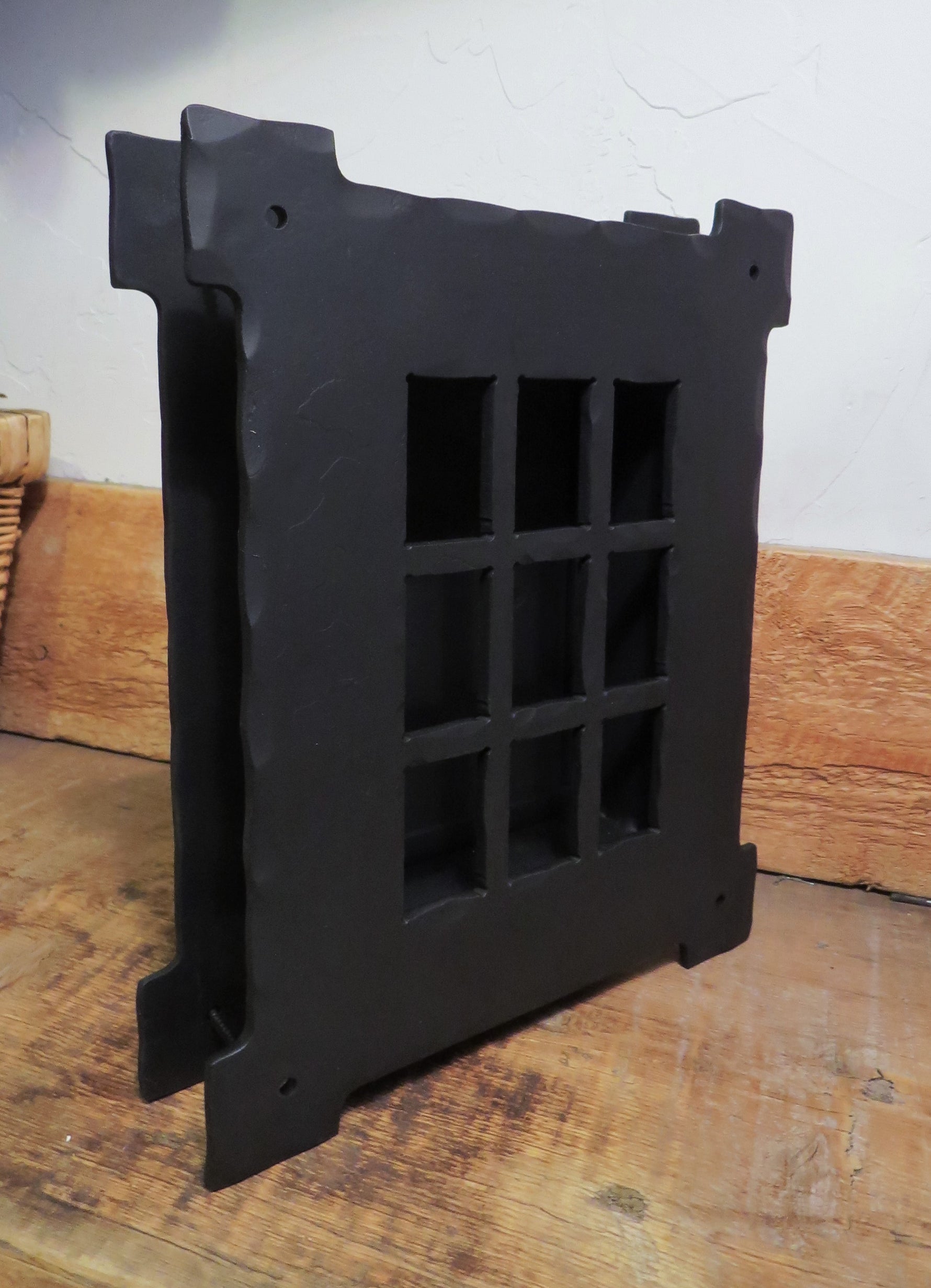 Ensemble porte et gril Speakeasy néo-classique en fer