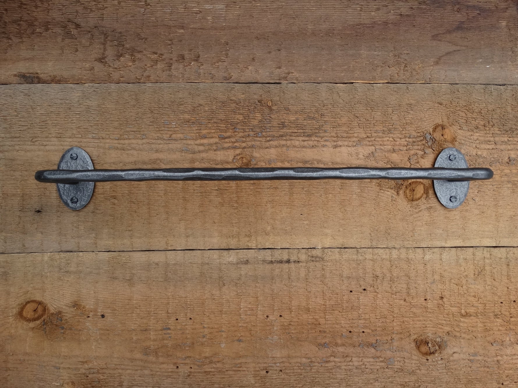 Hammered Iron Bath Hardware - Oval Backplates Bathroom Accessory Sets Bathroom Set