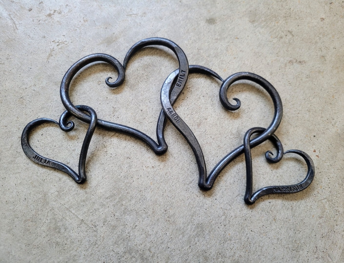 Welded Iron Hearts Sculptures & Statues Girft
