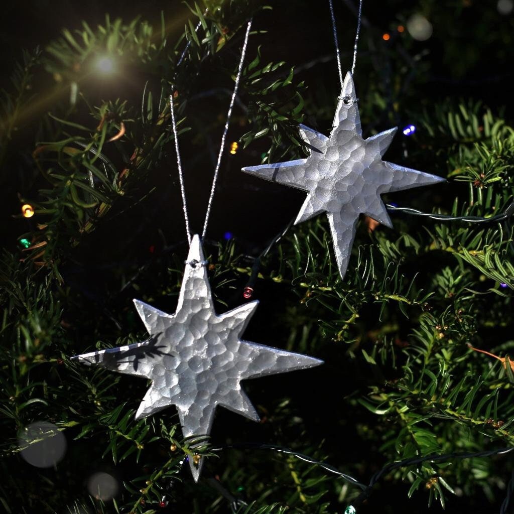 Silver Star Decorations Set of 4, Handmade Hammered Metal Aluminium Star Original Tree Decs and Home Garland and Fireplace Decor UK Hooks