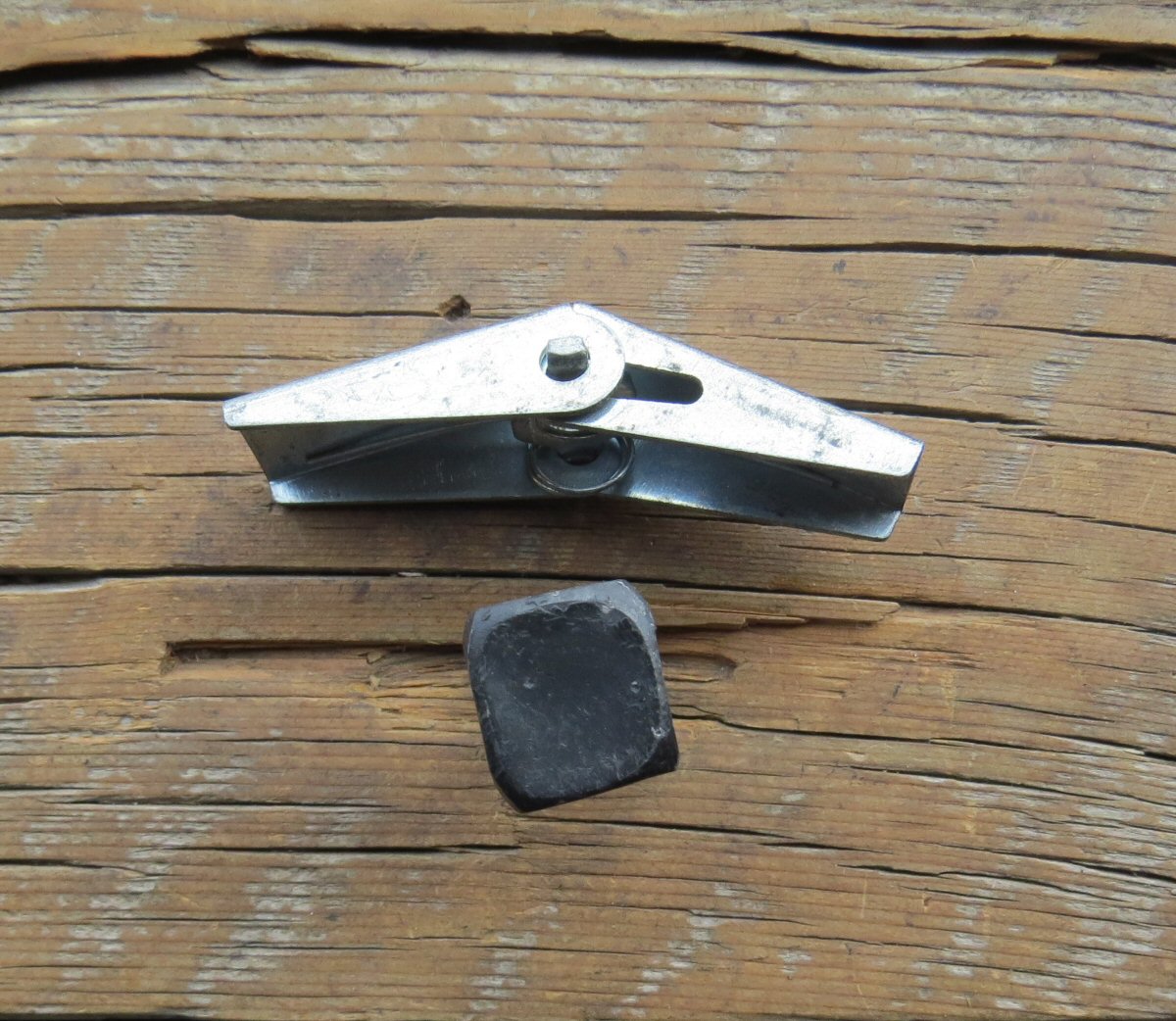 1/4" Rustic Square Head Toggle Bolt