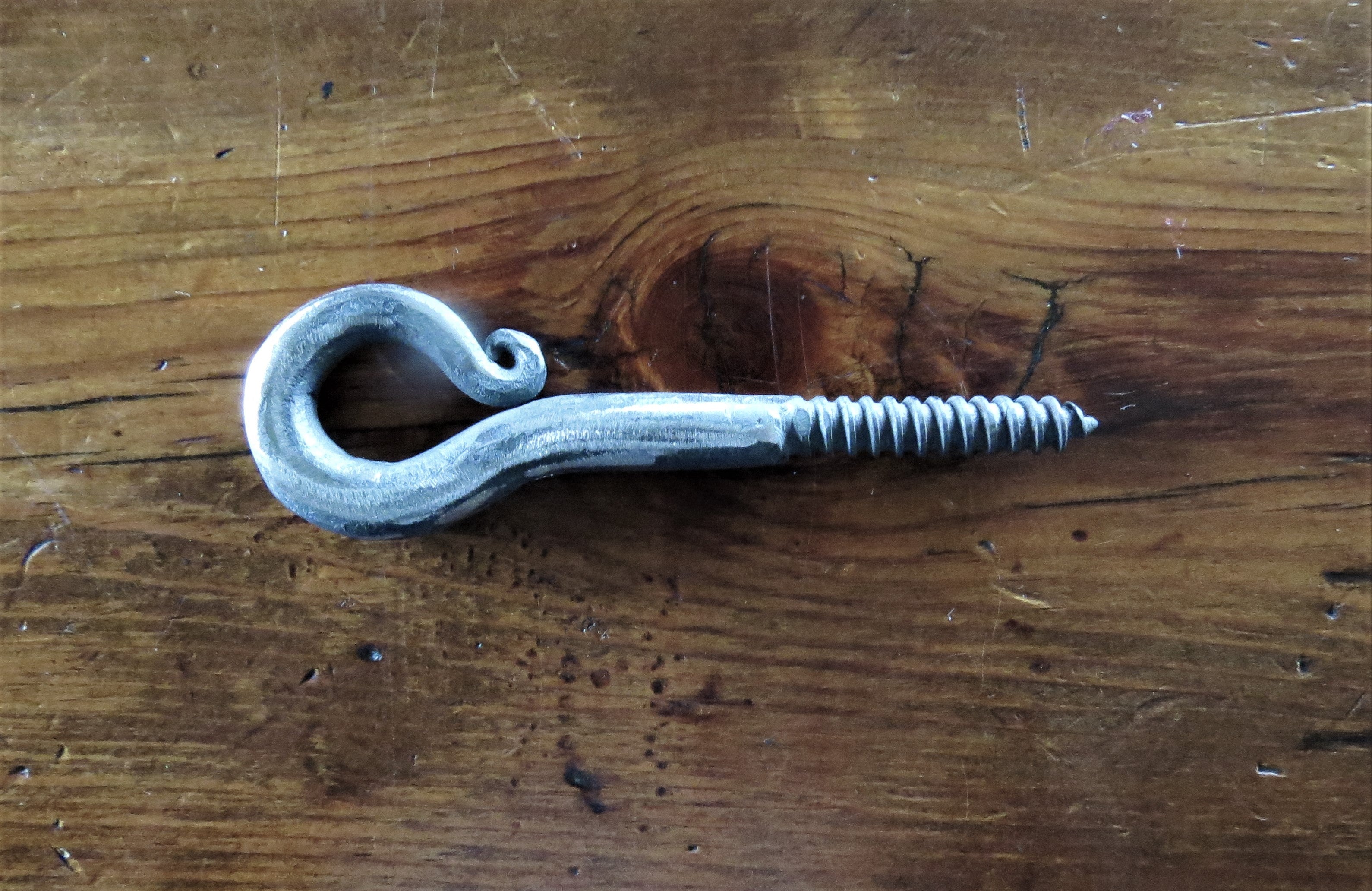 3/8" Scrolled Eye Lag